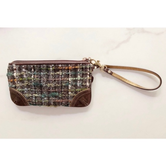 Coach Chelsea Boucle Wristlet - Picture 2 of 4